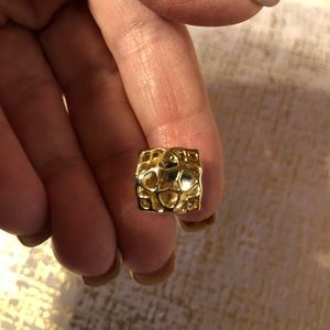 Kendra Scott post earrings. Excellent condition